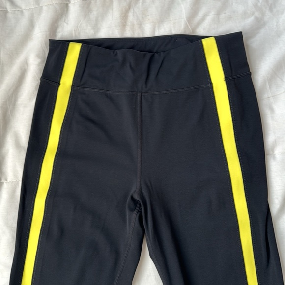 Zyia Size 6-8 Luxe Block in Black Tape - Picture 4 of 12